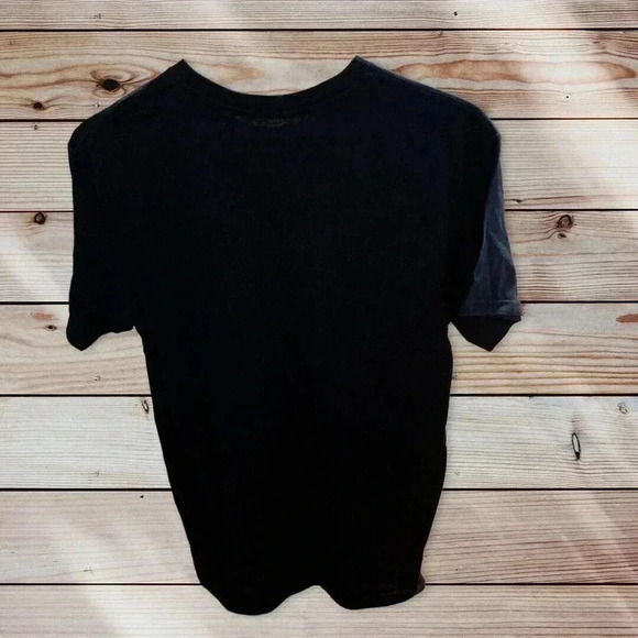 PEANUTS SIZE MEDIUM BLACK TEE WITH THE PEANUT GANG - Picture 2 of 2